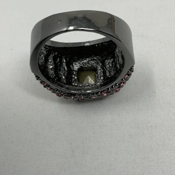 Sparkly multicolored fashion ring, size 8 - Picture 3 of 5